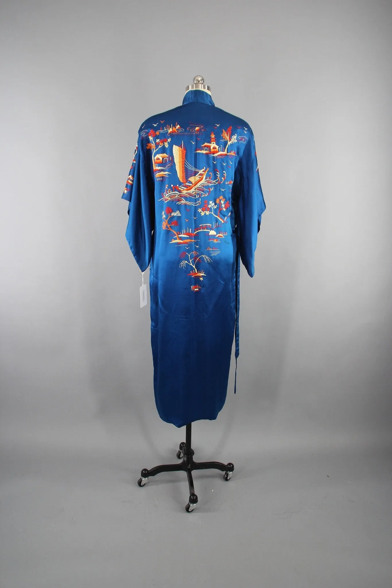 1940s Vintage Royal Blue Silk Kimono Robe with Asian Pagodas and Boats Embroidery