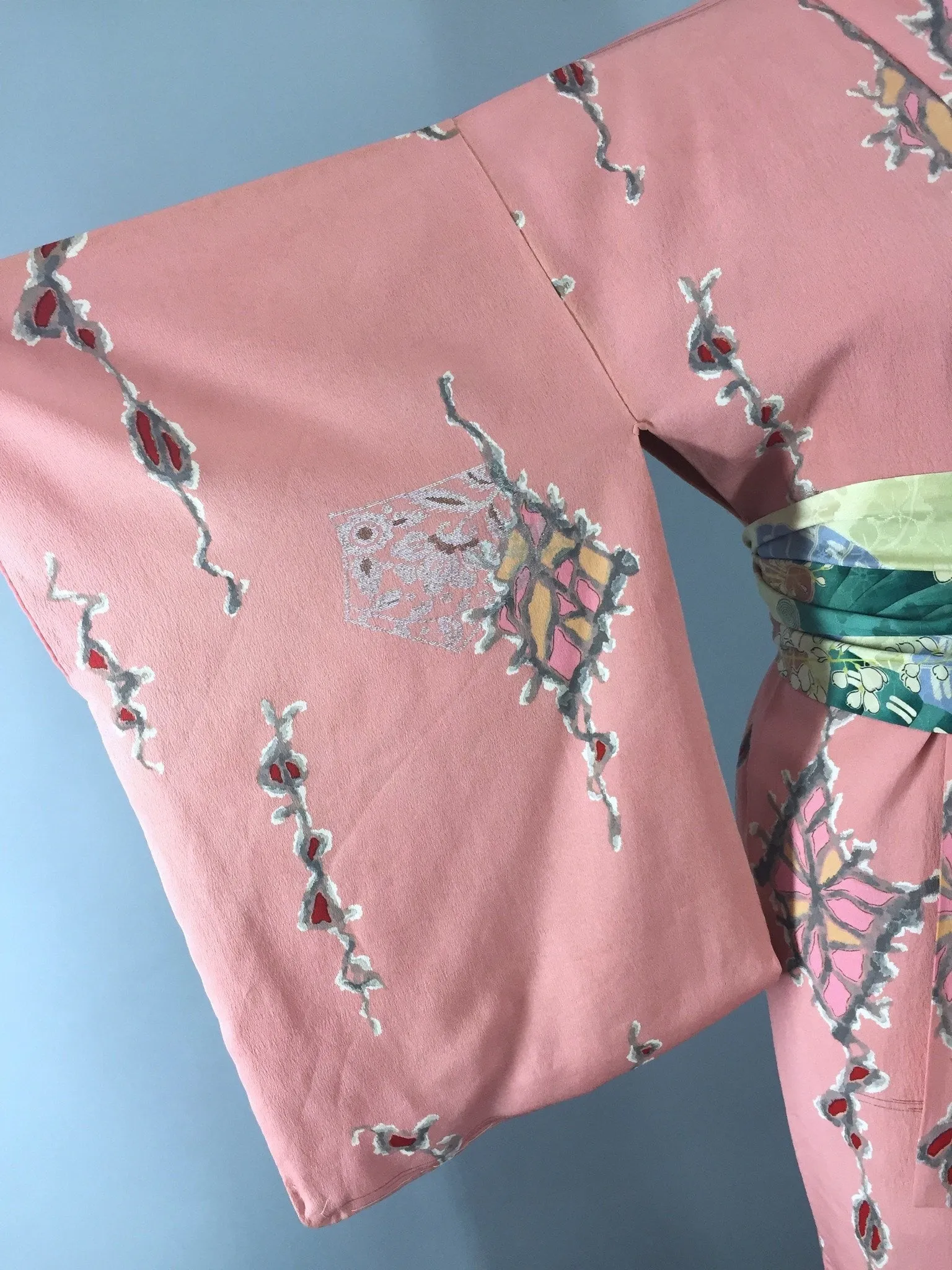 1940s Vintage Silk Kimono Robe / Pink Peach Abstract Novelty Print