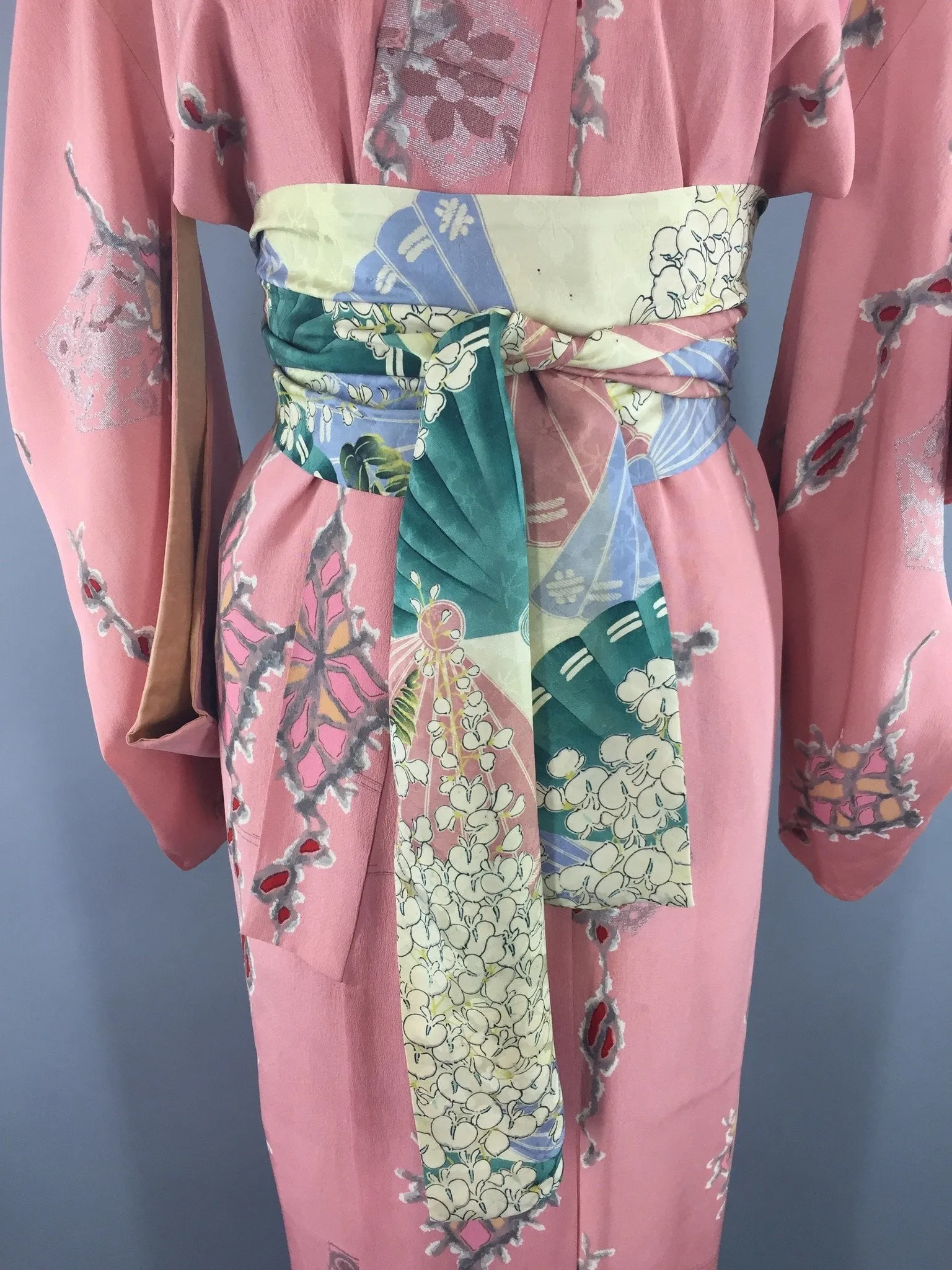 1940s Vintage Silk Kimono Robe / Pink Peach Abstract Novelty Print