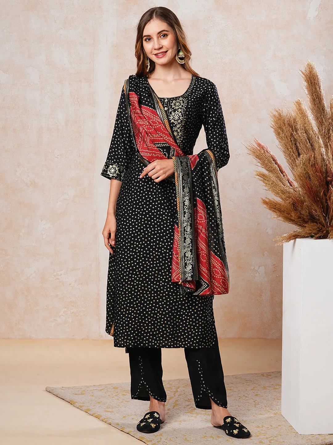 Abstract Printed Gotapatti Embroidered Kurta with Pants & Dupatta - Black