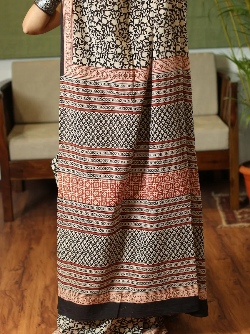 Almond White & Black Coloured Bagru Cotton Handblock Printed Saree