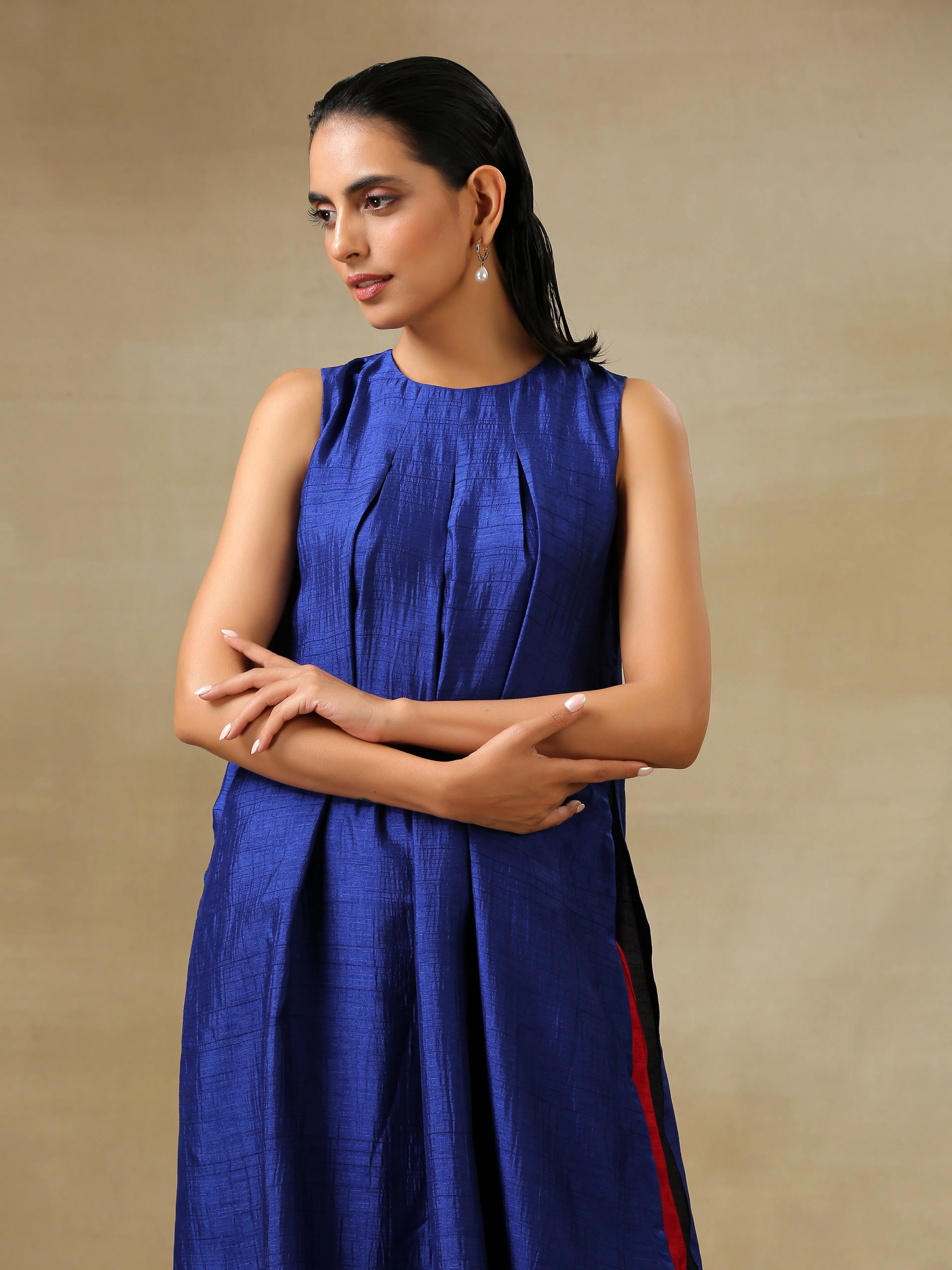 Blue Textured Silk Sleeveless Kurta Pant Set