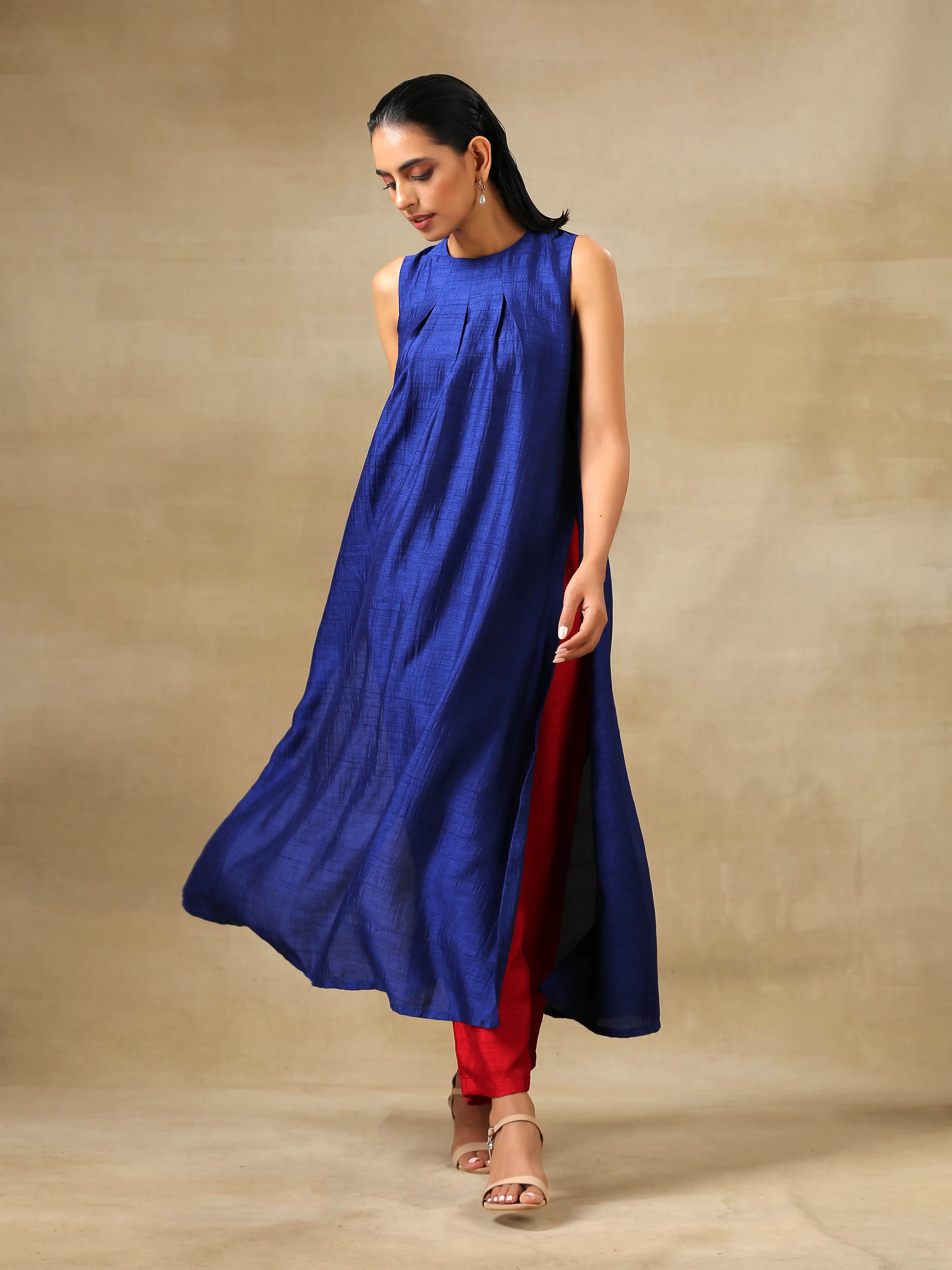 Blue Textured Silk Sleeveless Kurta Pant Set