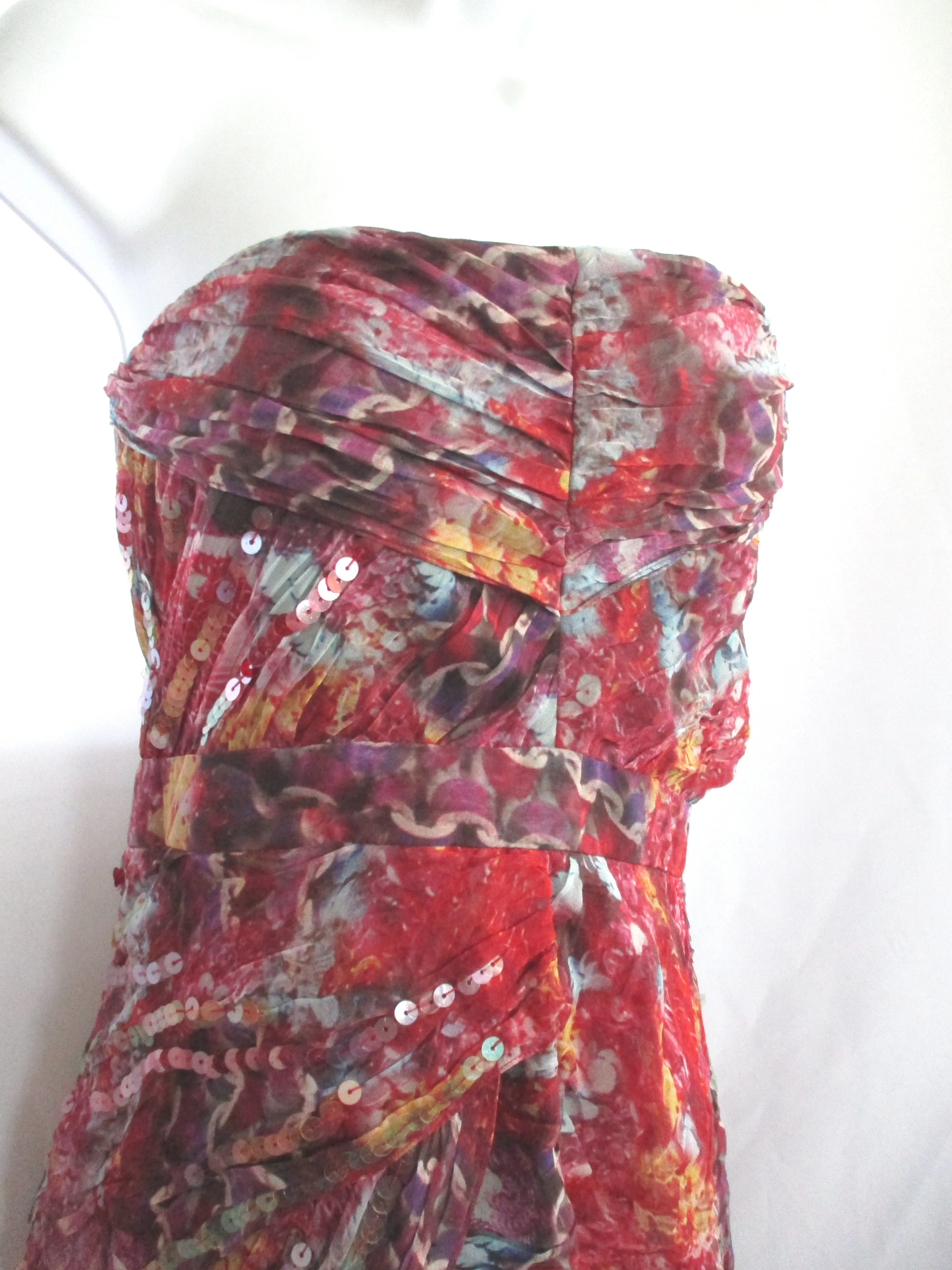 DIANE VON FURSTENBERG SILK Ruched Floral Sequin Dress 6 Red Tiered