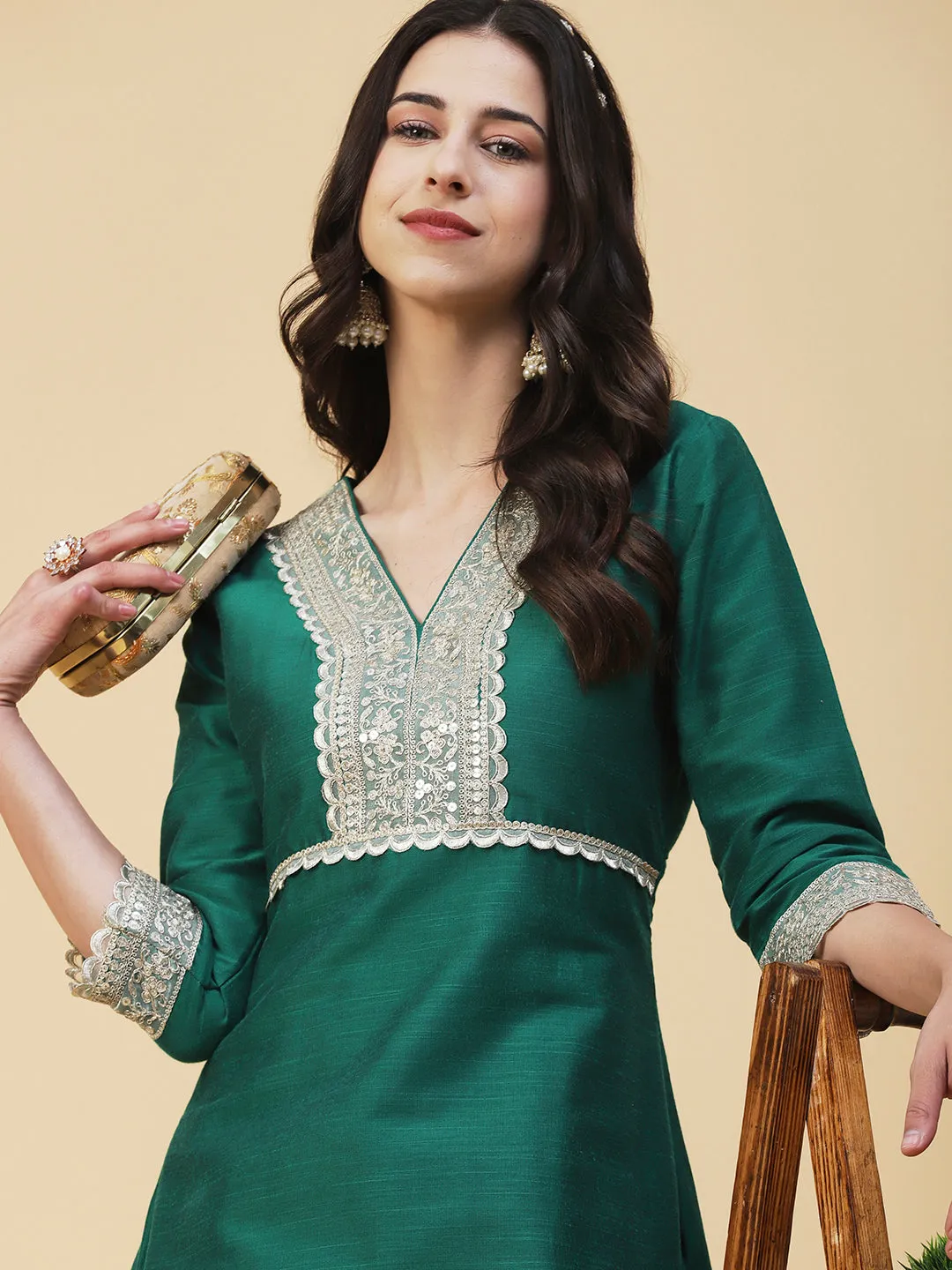 Ethnic Embroidered Straight Fit Kurta - Dark Green