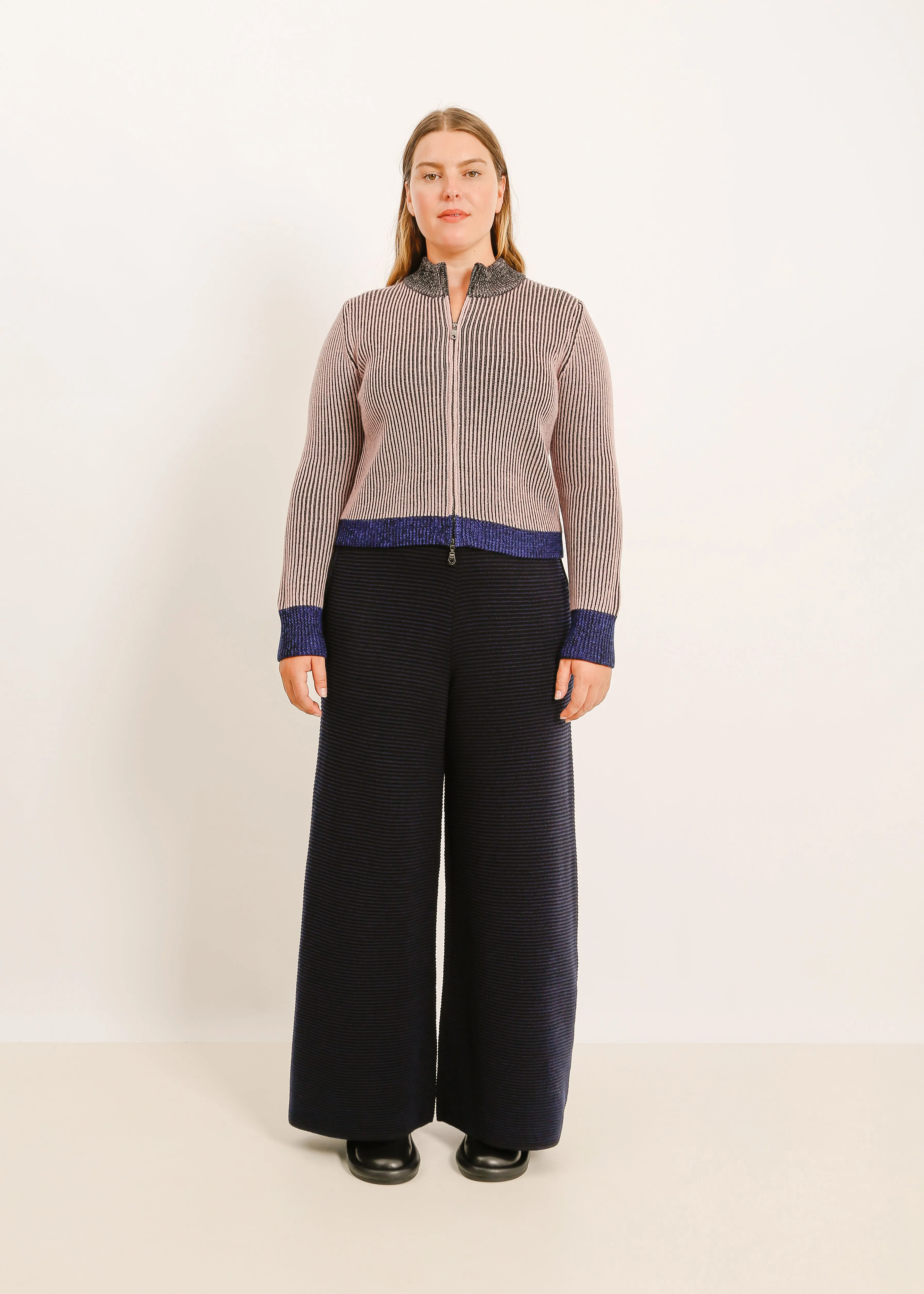 W24 | SERENA KNIT PANT / BLACK-NAVY