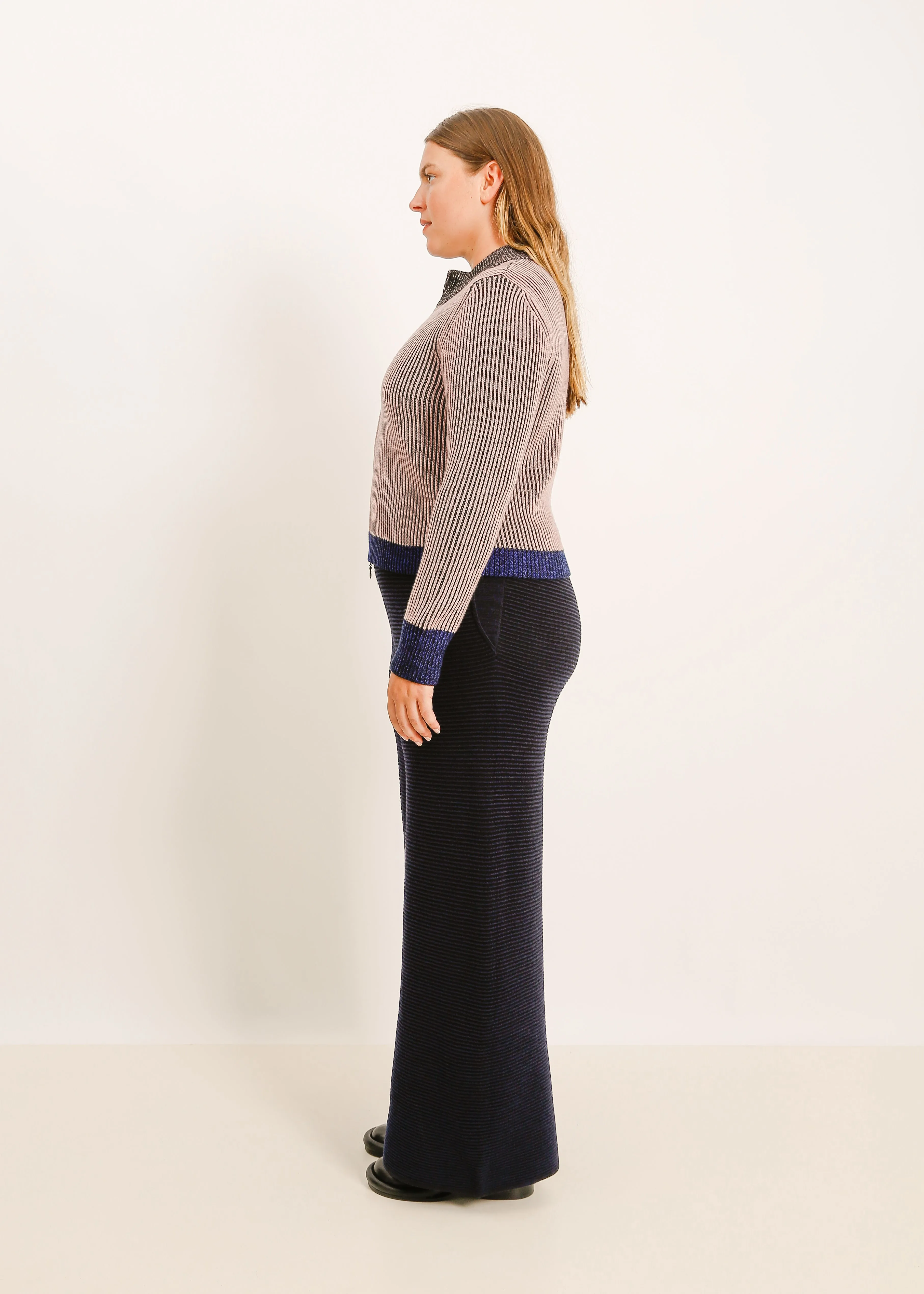 W24 | SERENA KNIT PANT / BLACK-NAVY